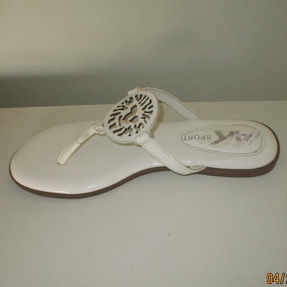 Anne Klein AK Sport Womens White Laser-cut Flip Flop Sandal - Size 9.5M - Picture 5 of 6
